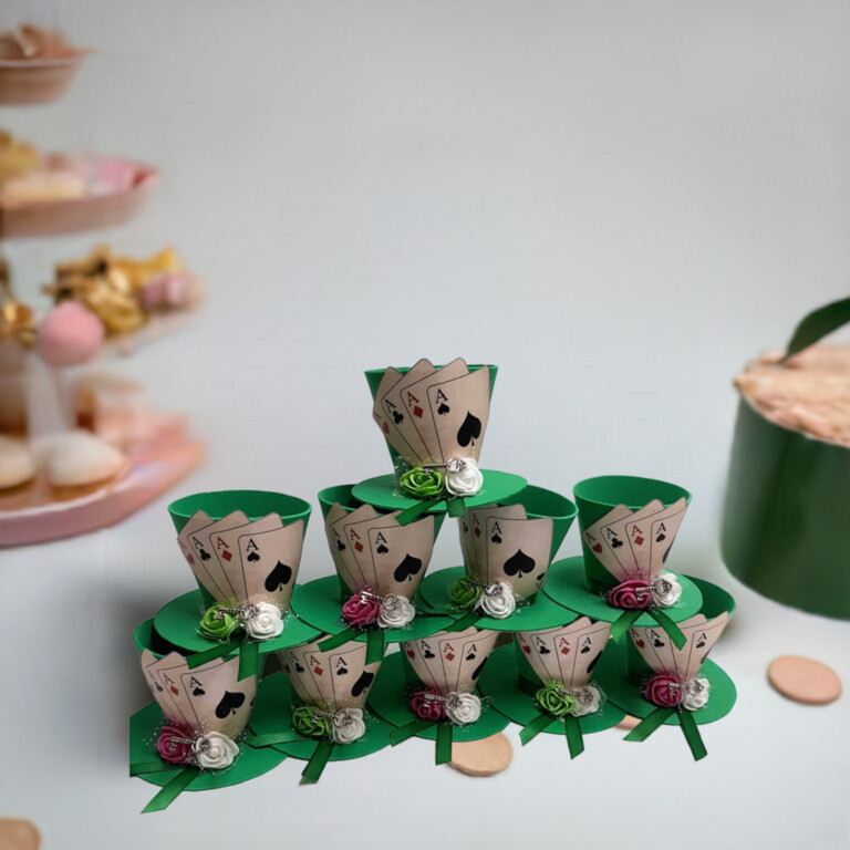 Alice Mad hatter hat cupcake